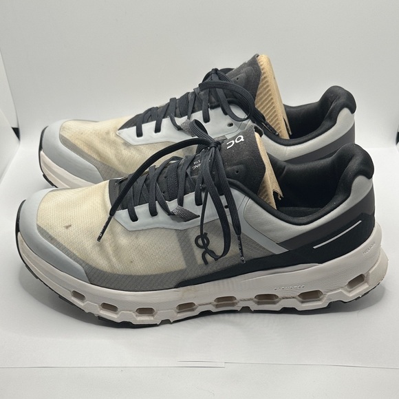 On Running Men\'s Cream and Black Athletic Shoes main image 5